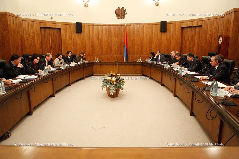 RA Govt. Prime minister Tigran Sargsyan receives receives IMF delegation