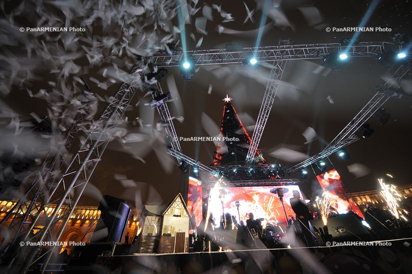 Yerevan's Grand Christmas Tree lights on