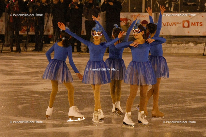 Swan lake skating-rink opens