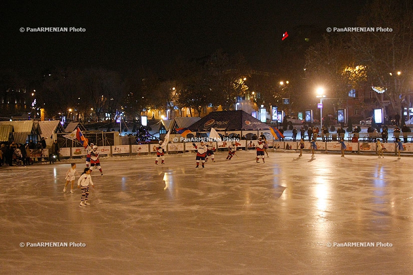 Swan lake skating-rink opens