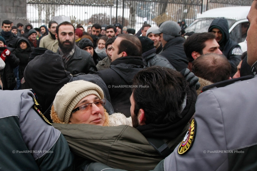 Protest against ratification of gas agreements with Russia