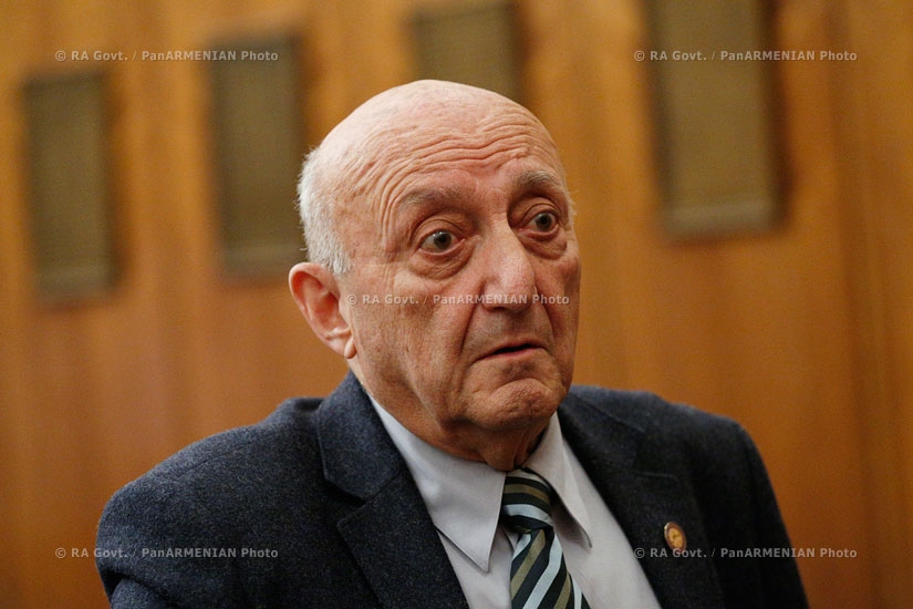 Правительство РА: Заседание юбилейного комитета,  посвященное программе мероприятий к 85-летию Оганеса Чекиджяна 