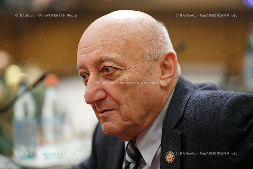 Правительство РА: Заседание юбилейного комитета,  посвященное программе мероприятий к 85-летию Оганеса Чекиджяна 