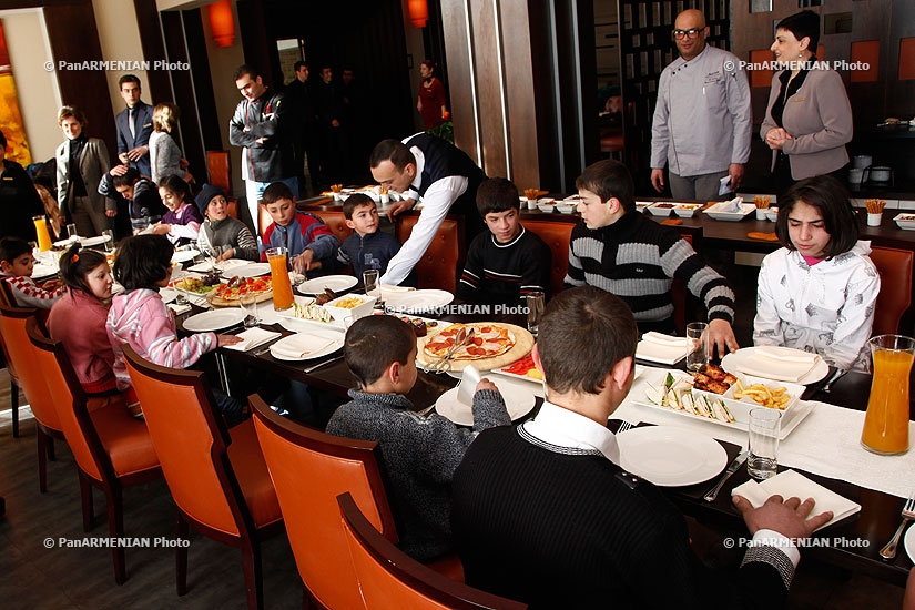 The Tsaghkadzor Marriott Hotel hosts Hrazdan's needy children on the occasion of New Year