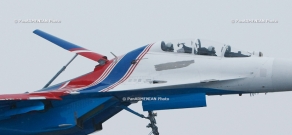 На военном аэродроме Эребуни состоялся эксклюзивный авиапоказ элементов высшего пилотажа авиационной группы «Русские Витязи»