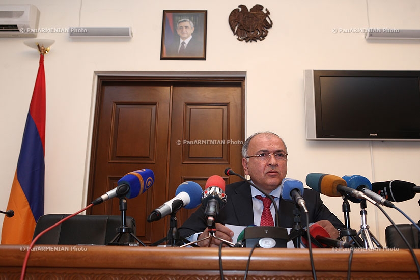 Press conference of the First Deputy Minister of Territorial Administration Vache Terteryan