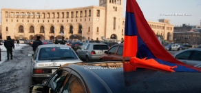 Инициатива «Я против» провела акцию осведомления на машинах на Площади Республики