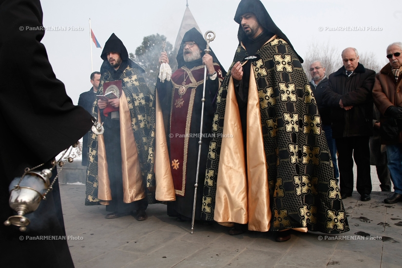 В день 39-летия секретной армии освобождения Армении АСАЛА в Ераблуре прошла служба поминовения 
