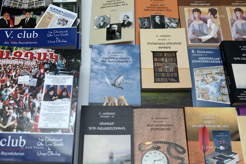Journalist Tatul Hakobyan presents special edition of Beirut-based Aztag newspaper and Rober Hatechian's books