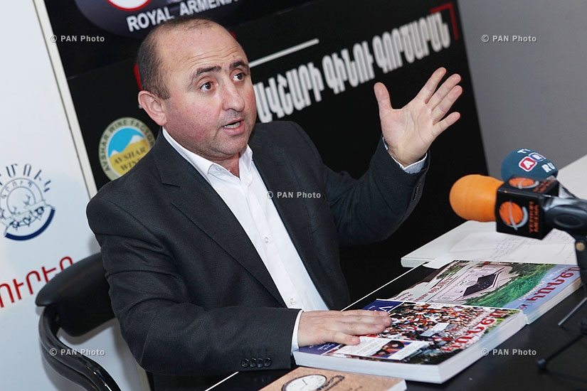 Journalist Tatul Hakobyan presents special edition of Beirut-based Aztag newspaper and Rober Hatechian's books