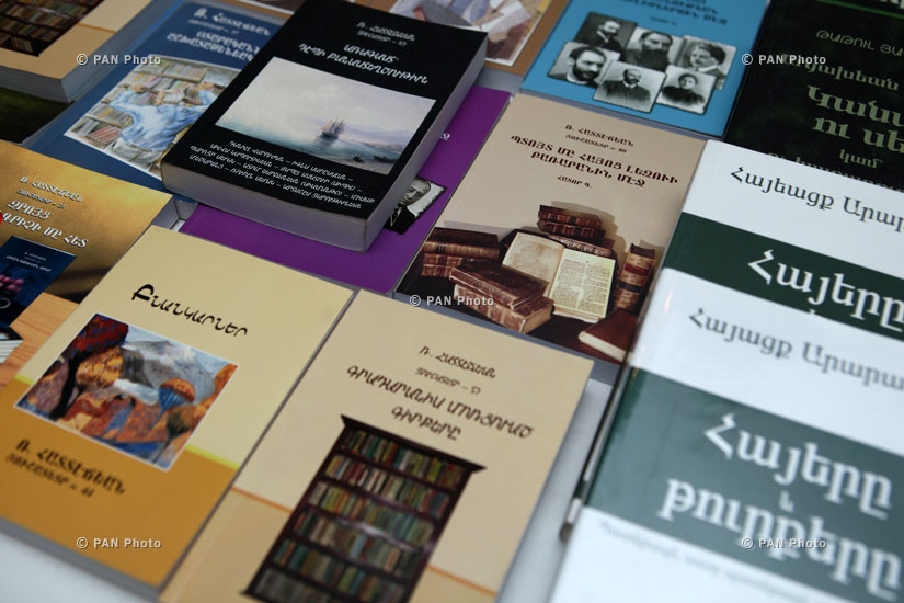 Journalist Tatul Hakobyan presents special edition of Beirut-based Aztag newspaper and Rober Hatechian's books