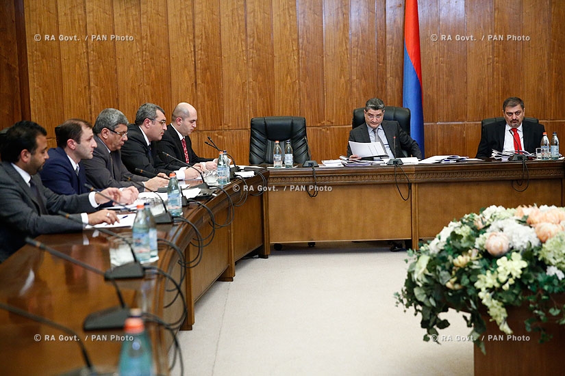 Правительство РА: Главы госведомств представили отчет о проделанной работе за 2013 год
