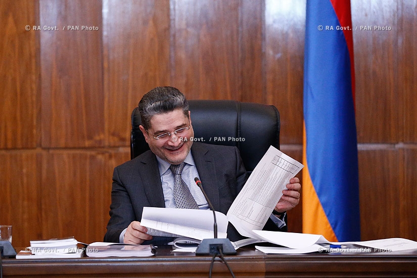 Правительство РА: Главы госведомств представили отчет о проделанной работе за 2013 год