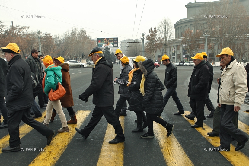 Նախախորհրդարան. Ամենշաբաթյա երթեր