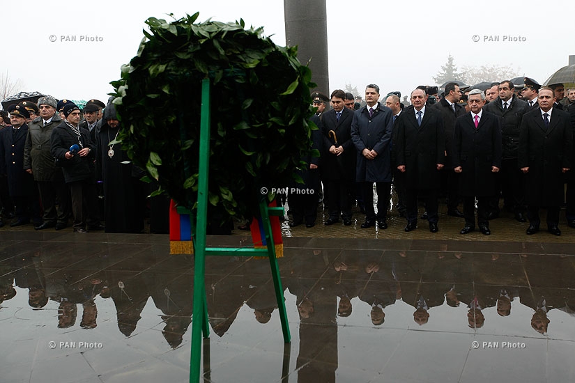 Руководство Армении и Арцаха отдало дань уважения памяти погибшим героям-освободителям