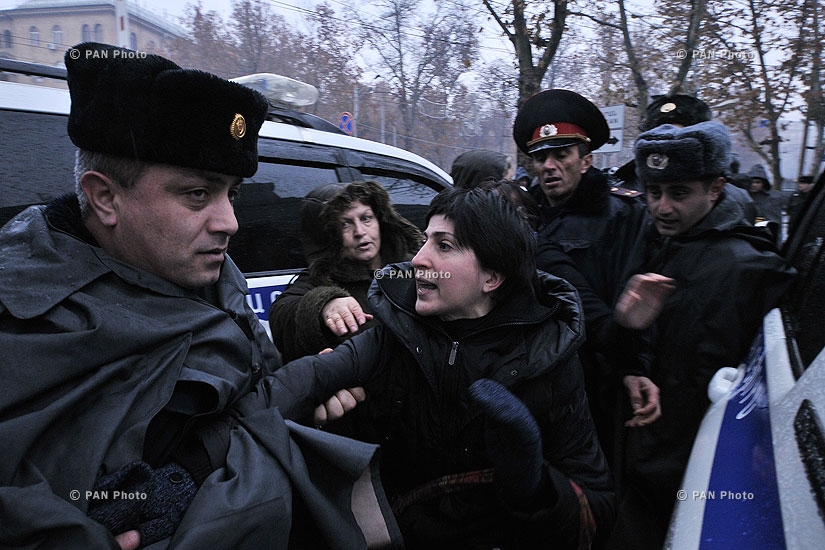 Акция протеста против продолжающихся убийств и насилия в армии
