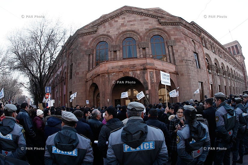 Гражданская инициатива «Против» организовала марш против внедрения обязательного компонента накопительной пенсионной системы