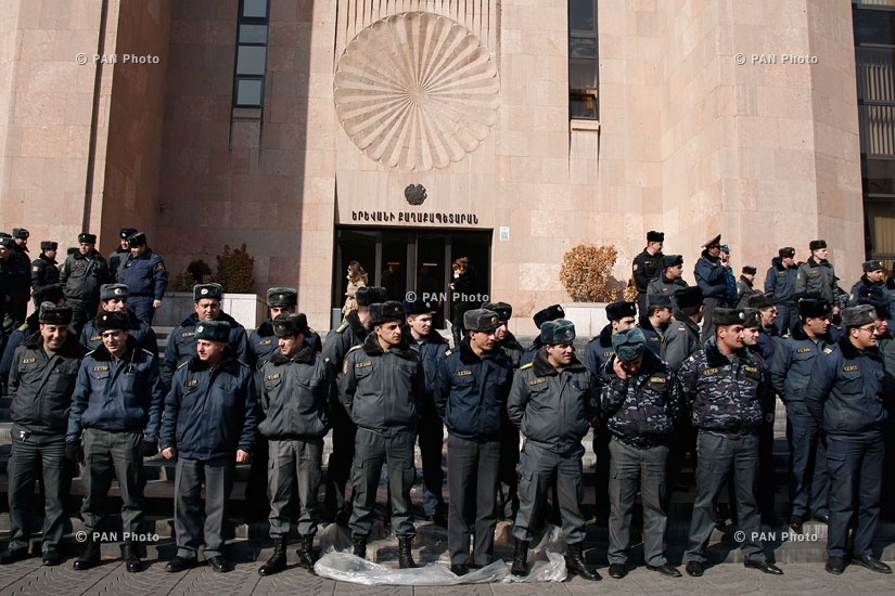 Гражданская инициатива «Против» организовала марш против внедрения обязательного компонента накопительной пенсионной системы