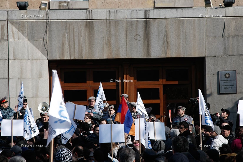 Гражданская инициатива «Против» организовала марш против внедрения обязательного компонента накопительной пенсионной системы