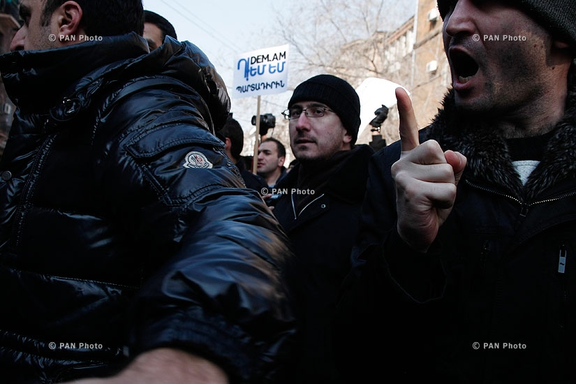 Гражданская инициатива «Против» организовала марш против внедрения обязательного компонента накопительной пенсионной системы