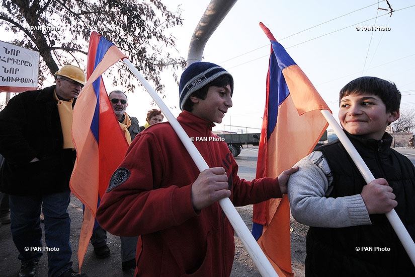 Նախախորհրդարան. Ամենշաբաթյա երթեր