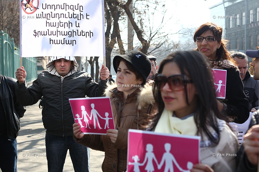 Picket in front of French embassy in support of family values