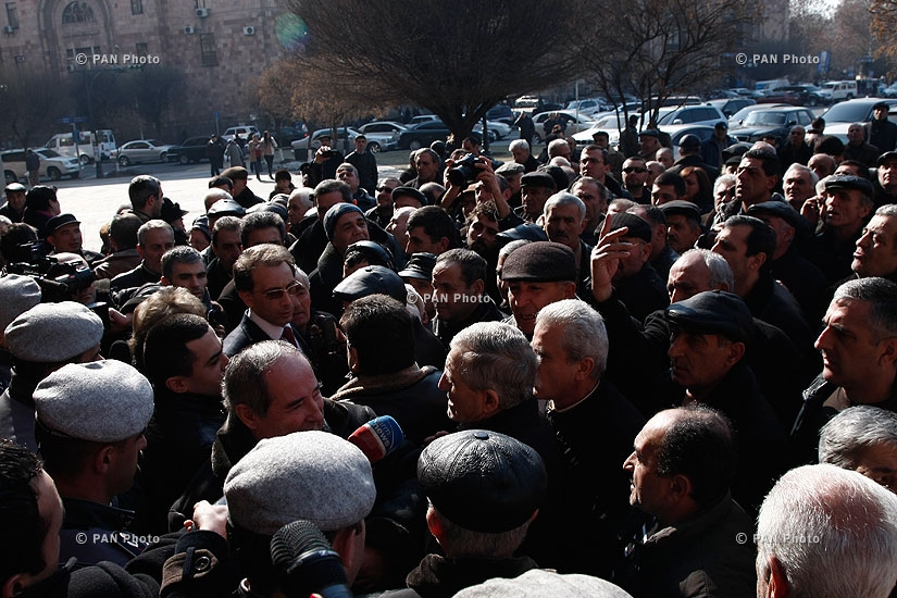 Protest of Nairit plant employees in font of RA government