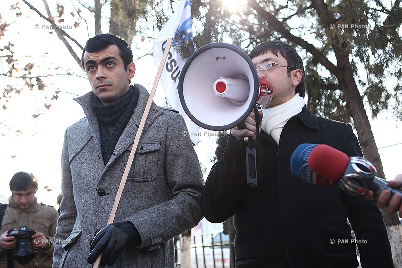 Electric Networks of Armenia employees protest against mandatory pension savings