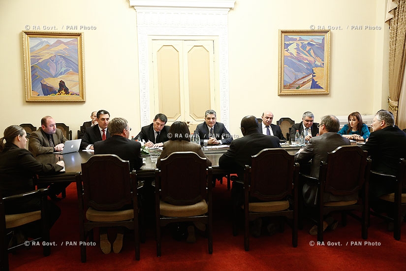 Правительство РА: Премьер Тигран Саркисян принял главу ереванского офиса Всемирного Банка и послов США, Великобритании, Германии