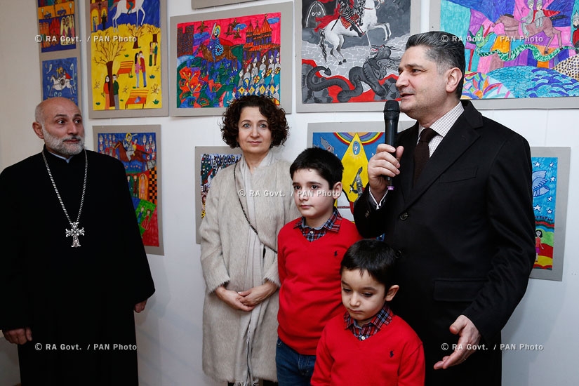 RA Govt.: Prime minister Tigran Sargsyan participates in youth exhibition at the National Center of Aesthetics