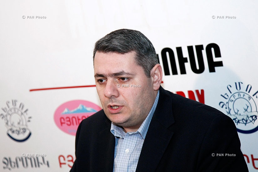 Пресс-конференция заместителя директора Института Кавказа, политика Сергея Минасяна