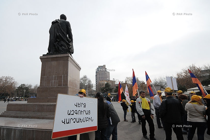 Նախախորհրդարան. Ամենշաբաթյա երթեր