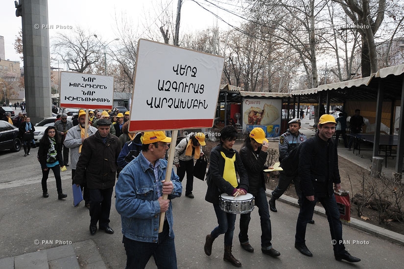 Նախախորհրդարան. Ամենշաբաթյա երթեր