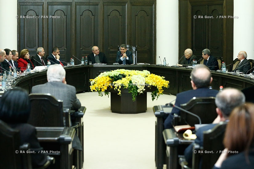 RA Govt.: Prime minister Tigran Sargsyan receives Armenian Public Council members, led by Council Chairman Vazgen Manukyan
