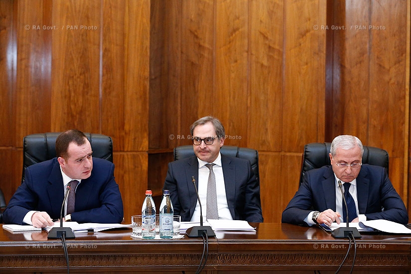 Правительство РА: Заседание Совета попечителей Фонда экономического развития сельских территорий Армении (FREDA)