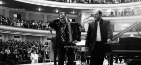 Французский аккордеониста Ришар Гальяно в Ереване:Закулисье