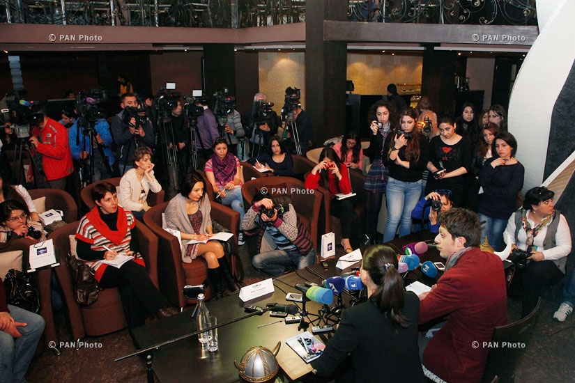 «Եվրատեսիլ-2014» երգի մրցույթի հայաստանյան մասնակից Արամ MP3-ի և Եվրատեսիլի հայաստանյան պատվիրակության ղեկավար Գոհար Գասպարյանի մամուլի ասուլիս
