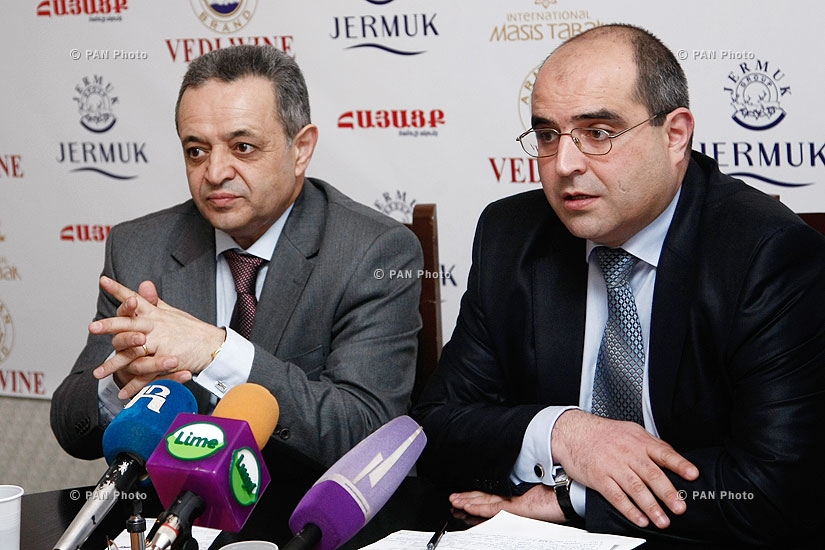 Press conference of Volodya Narimanyan and Mher Mkrtumyan