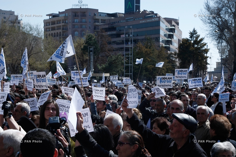 Инициатива «Против» организовала митинг-шествие ротив внедрения обязательной накопительной пенсионной системы