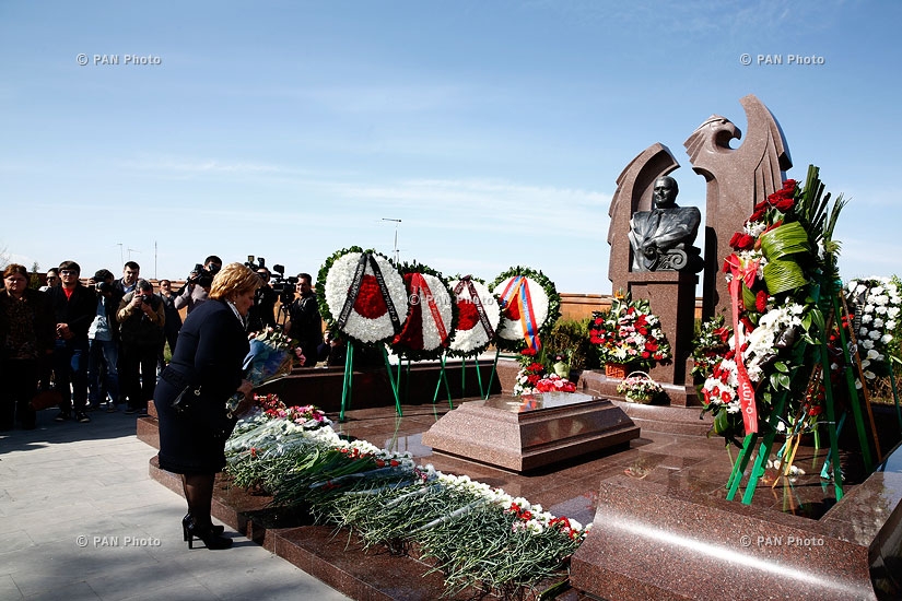 ՀՀ բարձրաստիճան պաշտոնյաներն այցելեցին Կոմիտասի անվան պանթեոն` Անդրանիկ Մարգարյանի մահվան 7-րդ տարելիցի կապակցությամբ