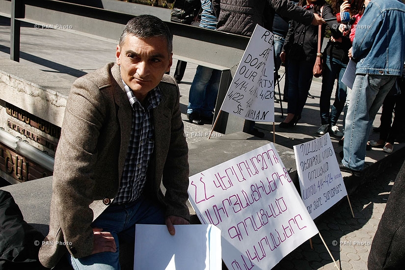 Жители ереванской улицы Амиряна жалуются на то, что у них отобрали квартиры для государственных нужд
