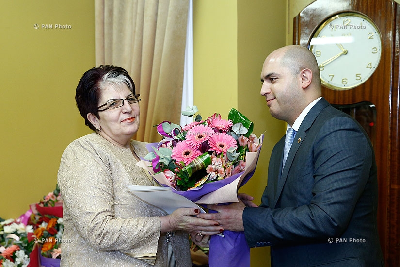 Armenian Education Minister Armen Ashotyan awards teachers