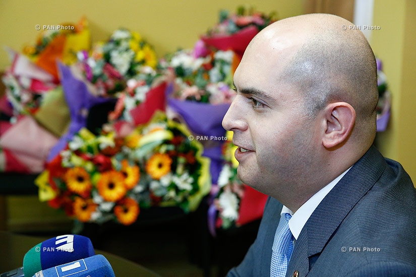 Armenian Education Minister Armen Ashotyan awards teachers