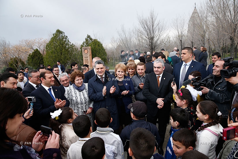 В Ереване почтили память основателя Республиканской партии Армении (РПА) Ашота Навасардяна