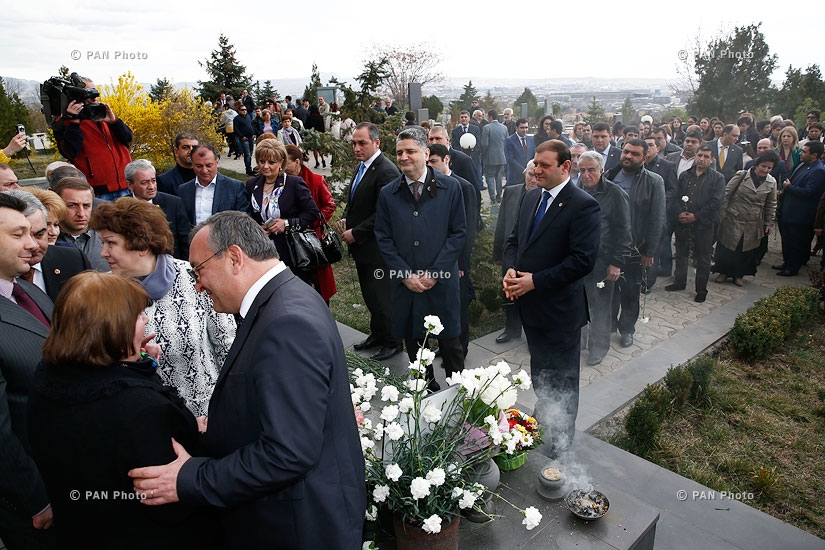 Եռաբլուր պանթեոնում հարգանքի տուրք մատուցեցին ՀՀԿ հիմնադիր Աշոտ Նավասարդյանի հիշատակին