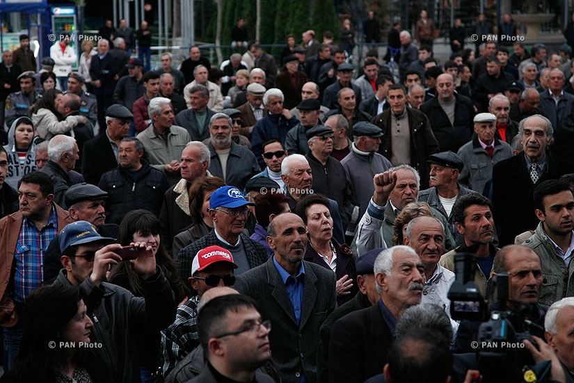 Митинг лидера партии «Наследие» Рафии Ованнисяна на Площади Свободы