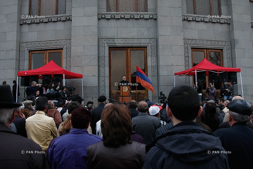 Heritage party leader Raffi Hovannisian's rally on Freedom Square