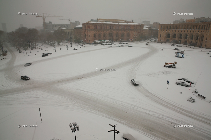 Снег в Ереване в конце марта