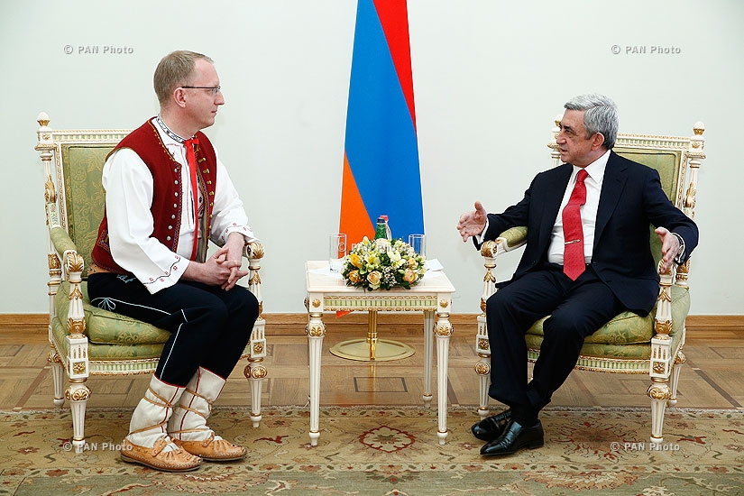 Newly appointed Czech ambassador to Armenia Tomas Pernitsky hands his credentials to RA president Serzh Sargsyan
