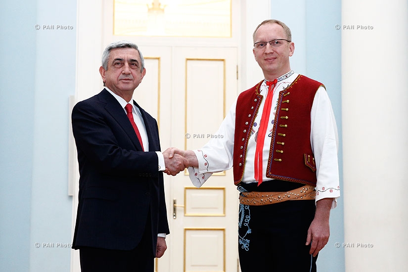 Newly appointed Czech ambassador to Armenia Tomas Pernitsky hands his credentials to RA president Serzh Sargsyan